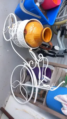 petit table marocaine, vélo déco jardin, table