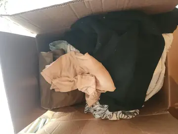 Carton vêtements femme taille m
