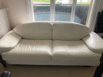 canapé en cuir blanc