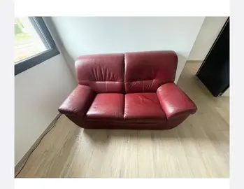canapé rouge cuire