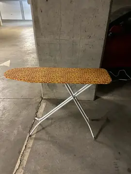 Petite table à repasser
