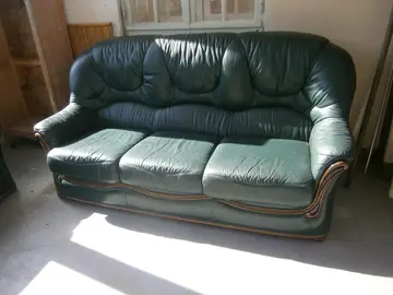 Canapé cuir et ses 2 fauteuils