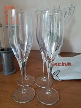 4 coupes a champagne