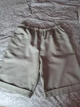 short femme Taille 4 couleur vert pâle