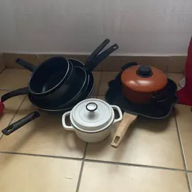Lot Casseroles / Woks / Poêles