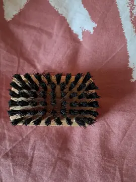 petite brosse de voyage pour cirage des chaussures