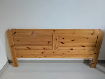Tête de lit en bois massif