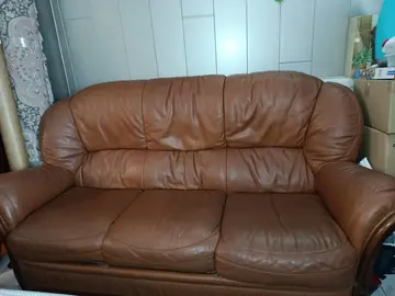 canapé en vrai cuir tbe