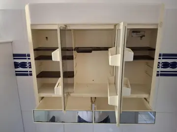 Armoire de toilette