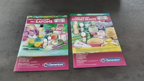 mélange de 2 jeux créatifs, recettes et accessoires