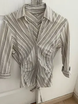 Chemisier gris et blanc taille 38