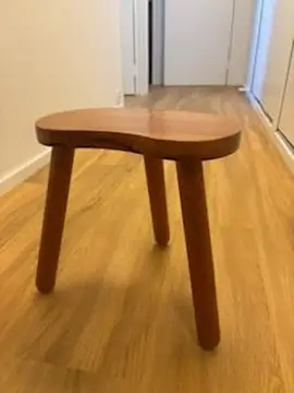 Petit tabouret en bois