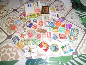 lot timbres monde lot 12