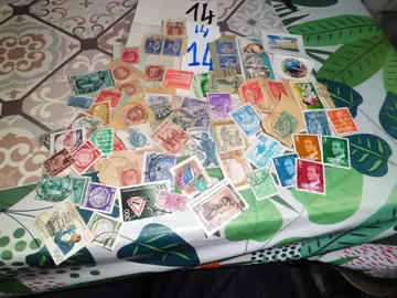 lot timbres monde 14