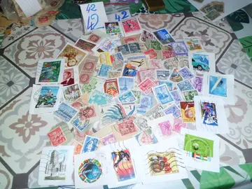 lot timbres monde 42