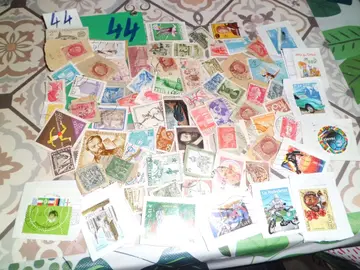 lot timbres monde 44