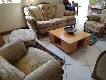 canapé convertible, 2 fauteuils, 1 pouf