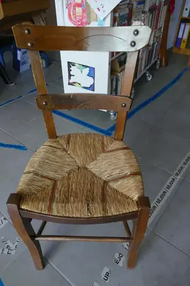 1 chaise paillée