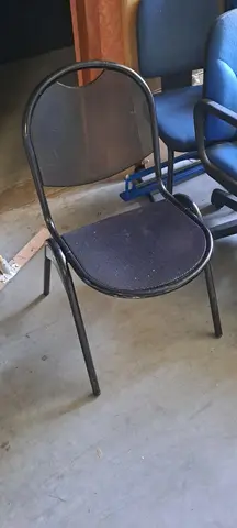 Chaise noire métal