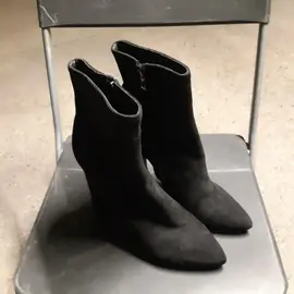 Bottines hautes en daim (neuves) - Pointure 44