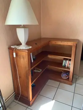 Bibliothèque d'angle en bois massif