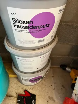 seau de crépi couleur