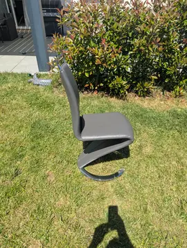 Donne 4 chaises état moyen