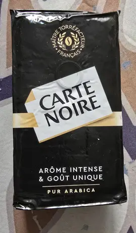 Un paquet de café carte noir de 250g