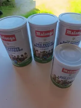 4 boîtes de café vide