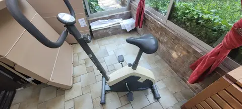 DONNE VELO D'APPARTEMENT