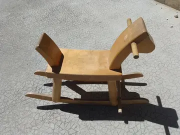 cheval à bascule enfants