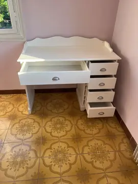 bureau en bois blanc enfant