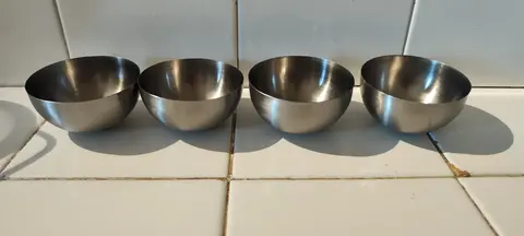 4 petits bols inox diam. 8 cm