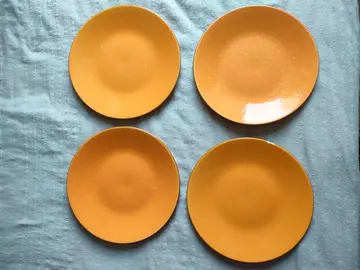 Assiettes oranges x 4