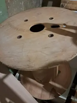 bobine peut servir de table basse