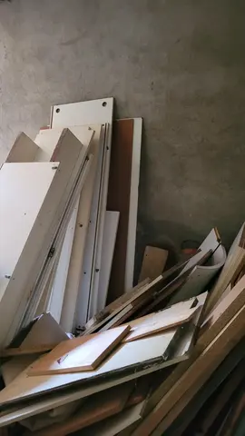 Lot de planches de melaminé