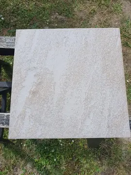 carrelage 30*30 / env 5m2