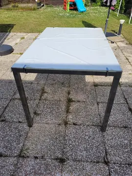 Table plateau verre pieds métal