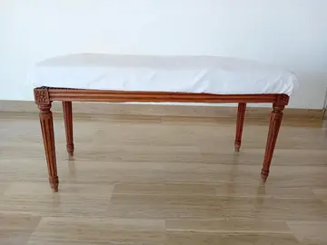 Petite banquette en bois