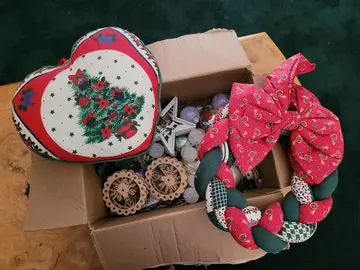 Petit carton de décos de Noël