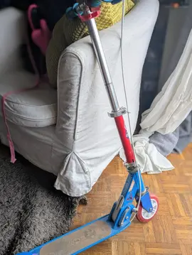 trottinette enfant avec casque