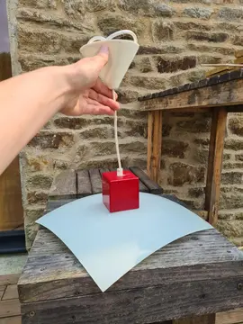 Abat jour en verre, rouge et blanc