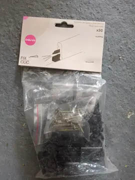 système de fixation pour plinthe