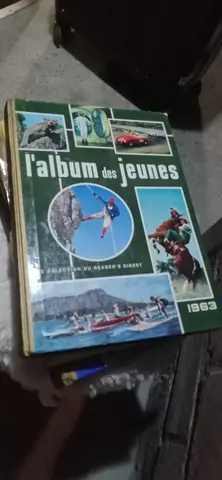 3 livres albums des jeunes