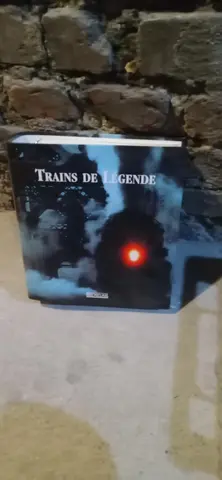 classeur livre sur les trains