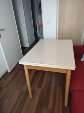 Table + 2 chaises