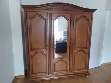 armoire en bois