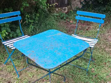 Table et 2 chaises
