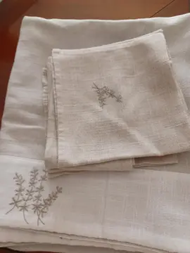 nappe carrée 150x150 avec serviettes beige