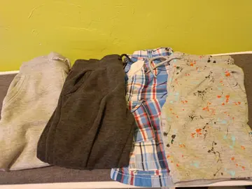 Culottes et jogging enfant de 5-6 ans